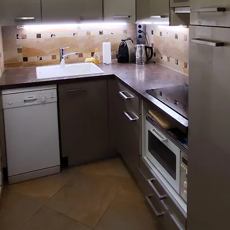 Lovely Overlooking Inner Garden - Montparnasse Pasteur Eiffel Daire